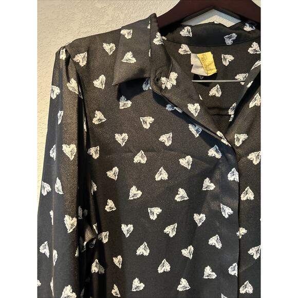 Chicos Women’s Lg Button Up Blouse Heart Print Graffiti Black Satin Whimsigoth - Picture 2 of 12